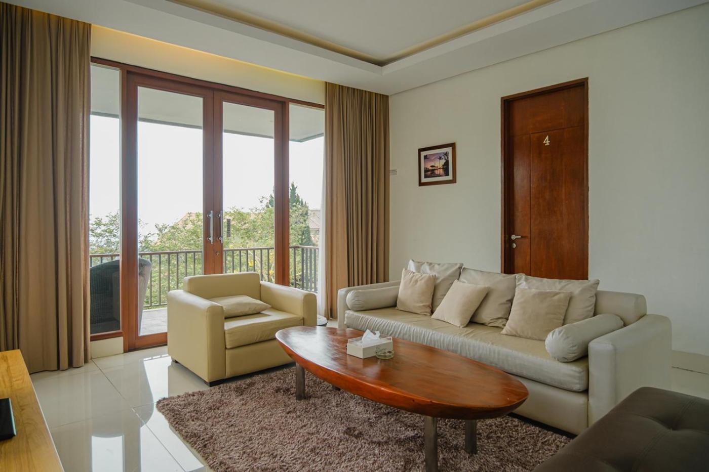 Oyama City View Villa 4 Bedrooms With A Private Swimming Pool Bandung Eksteriør billede