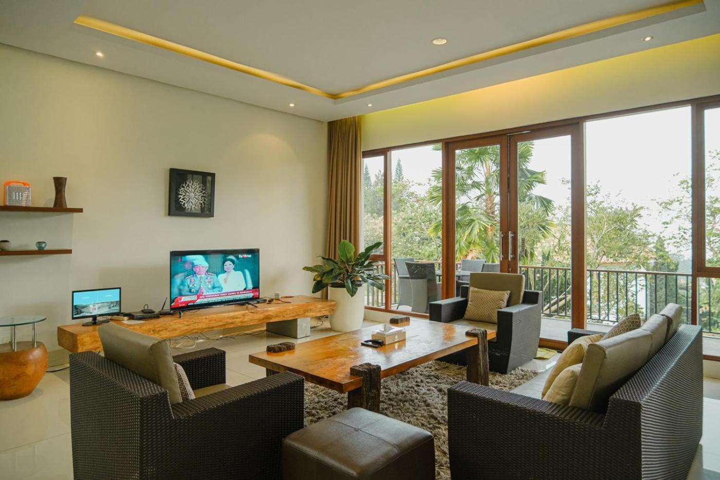 Oyama City View Villa 4 Bedrooms With A Private Swimming Pool Bandung Eksteriør billede